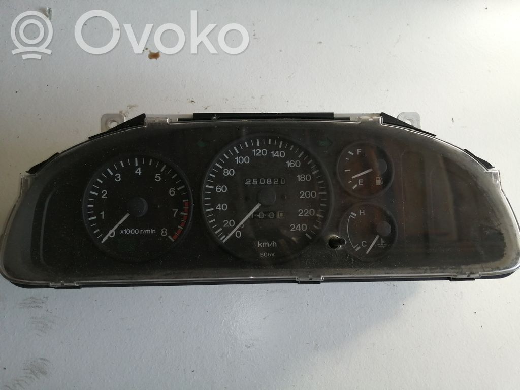 Mazda 323 F Speedometer (instrument cluster) 