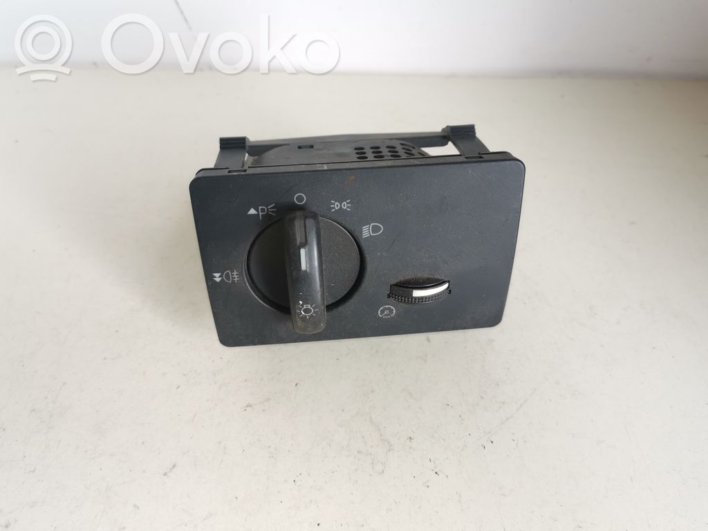 Ford Focus Light switch 