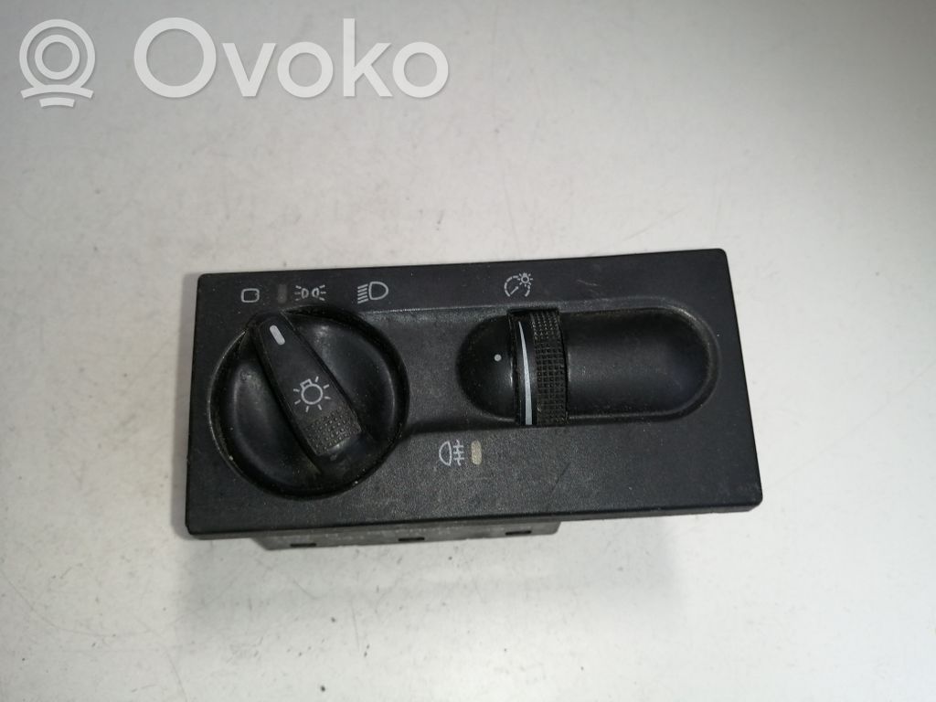 Volkswagen Golf III Light switch 
