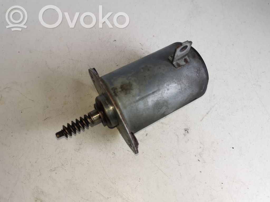 BMW 5 E60 E61 Sadales fāžu regulators 