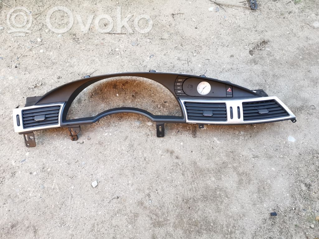 Dysze / Kratki środkowego nawiewu deski rozdzielczej   P04685911AC,OWC07TRMAB,F1014B2021,04685911AC,17379447