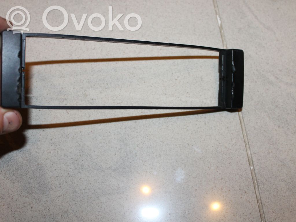Audi A6 S6 C4 4A Verkleidung Radio / Navigation 