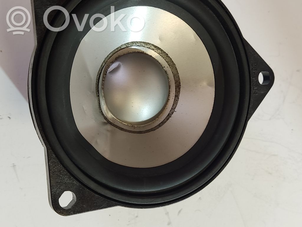 BMW 5 E60 E61 Takaoven kaiutin 