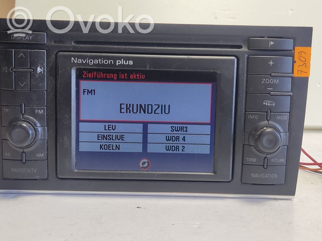 Audi A4 S4 B6 8E 8H Panel / Radioodtwarzacz CD/DVD/GPS 