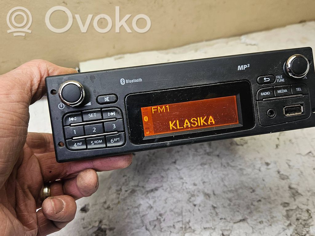 Renault Twingo II Panel / Radioodtwarzacz CD/DVD/GPS 