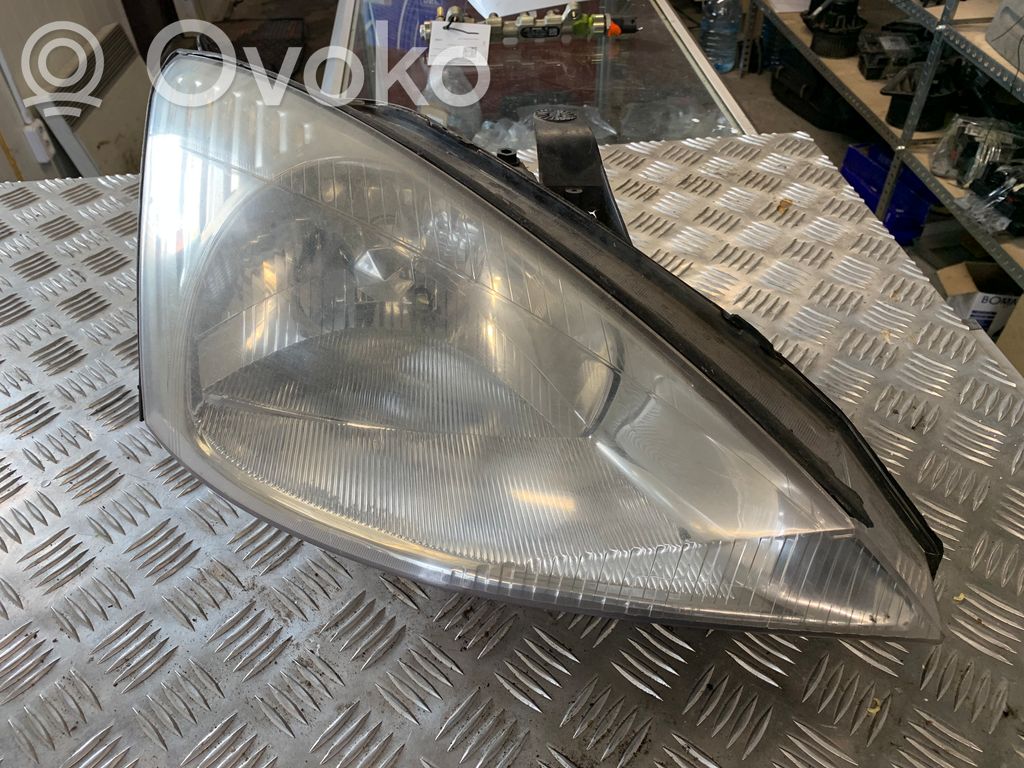 Ford Focus Headlight/headlamp 