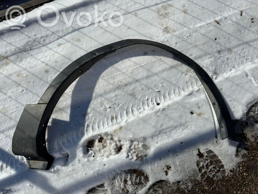 Ford Explorer Front arch trim 