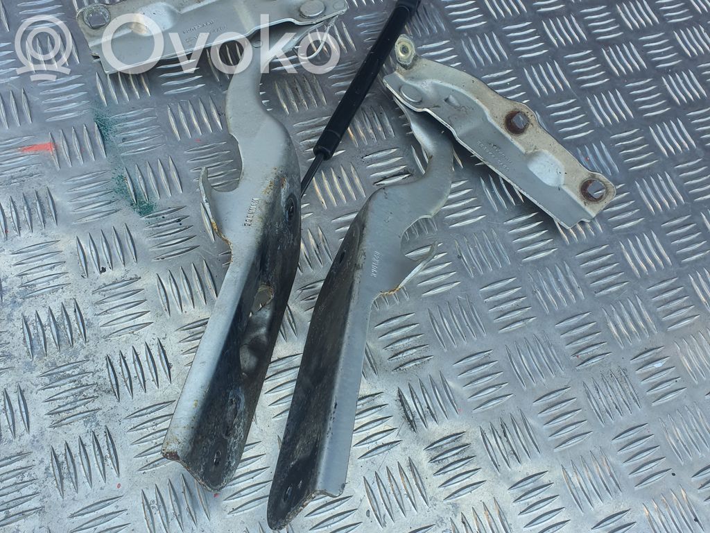 Jeep Cherokee Engine bonnet/hood hinges 