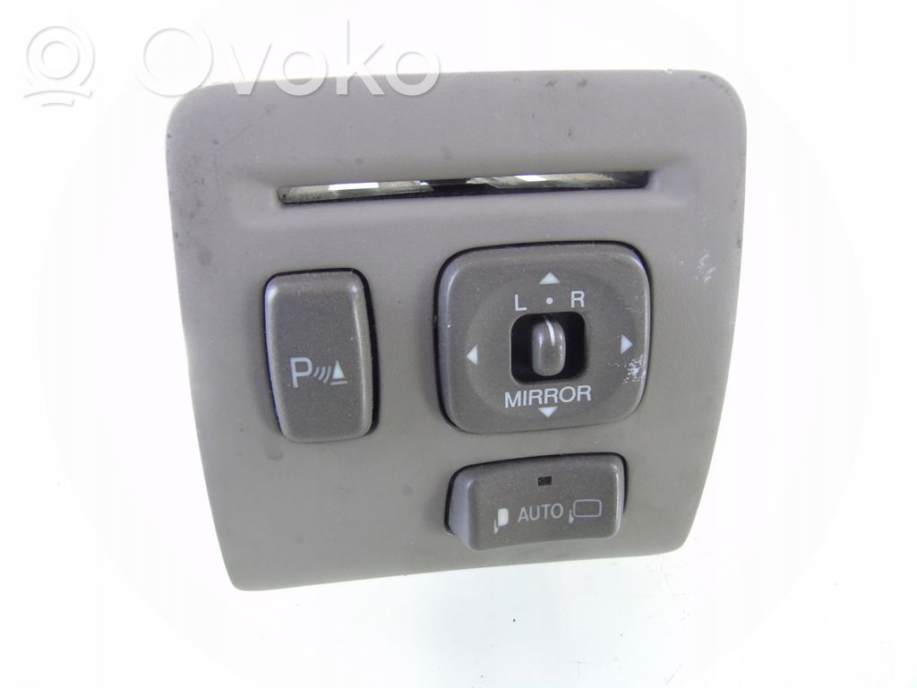 Wing mirror switch