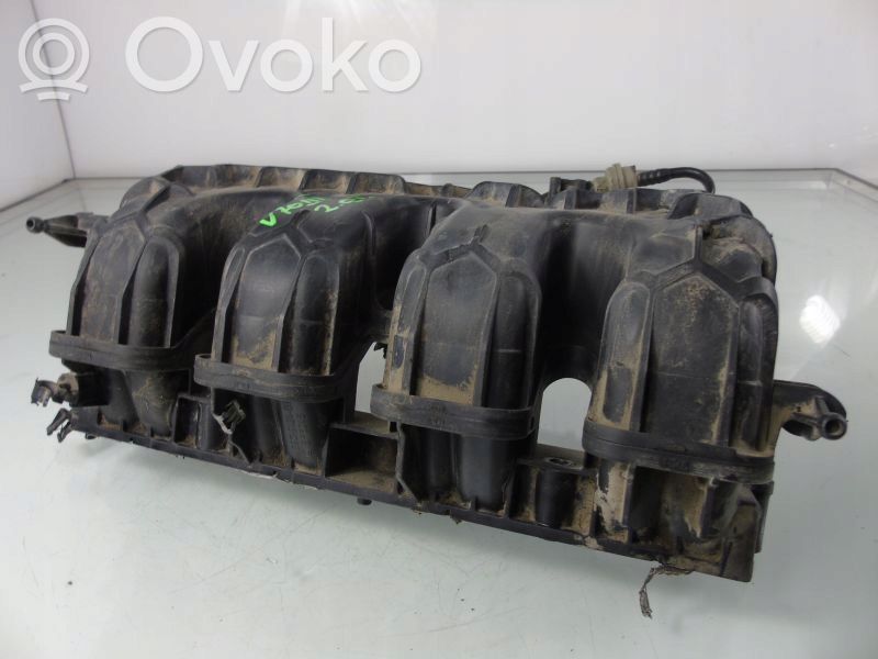Volvo V70 Colector de admisión 