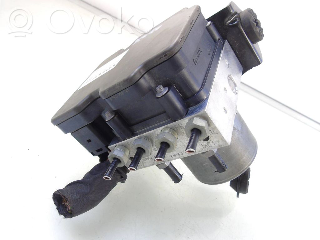 Volvo XC40 ABS bloks 