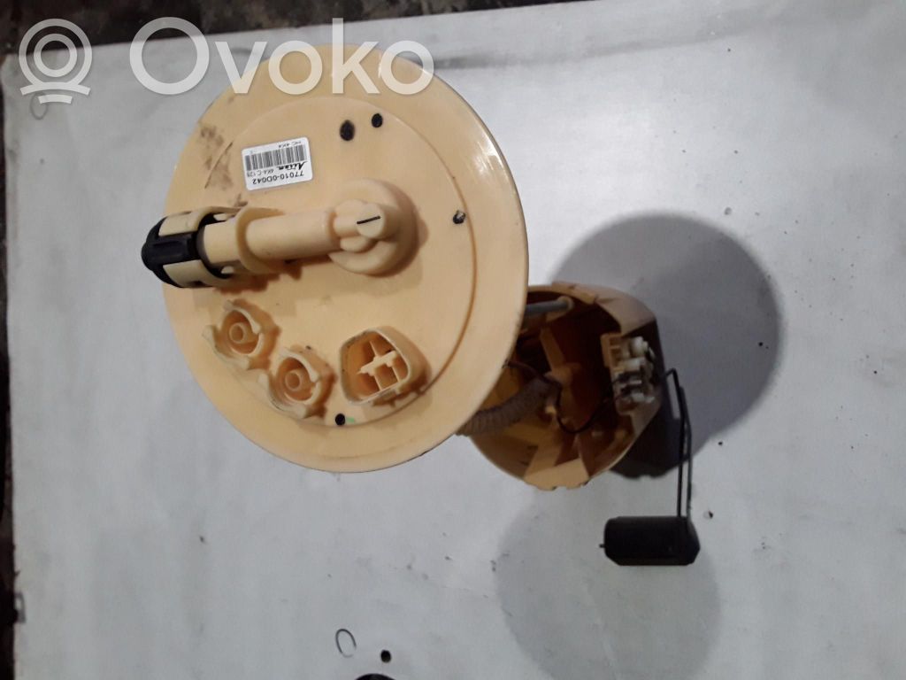 Toyota Yaris Czujnik poziomu paliwa 
