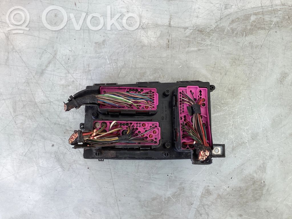 Opel Astra H Módulo de fusible 
