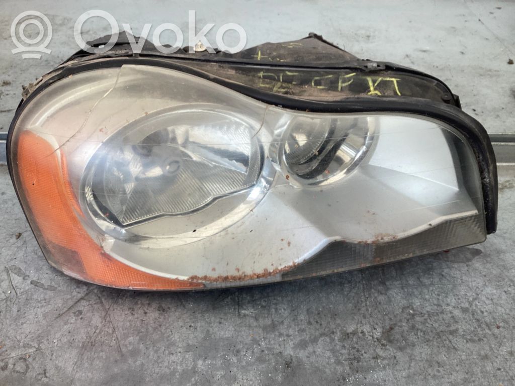 Volvo XC90 Lampa przednia 