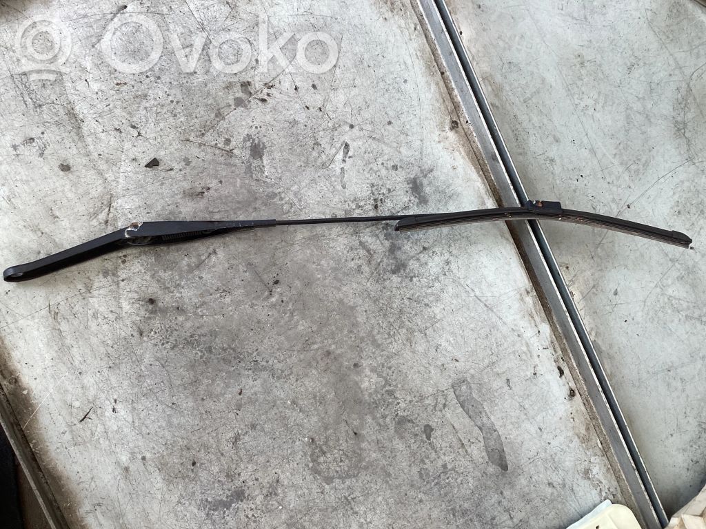 Ford Focus Front wiper blade arm 