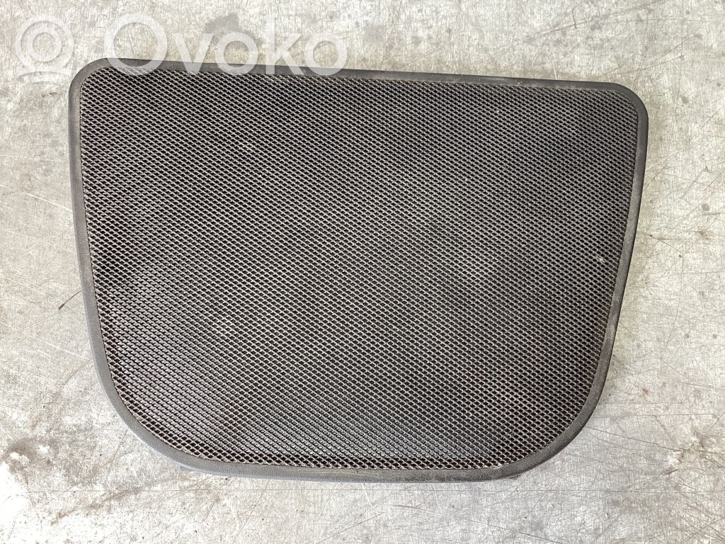 BMW 5 E39 Sivukaiuttimen suoja 