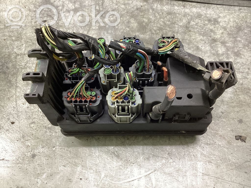 Jaguar X-Type Fuse module 