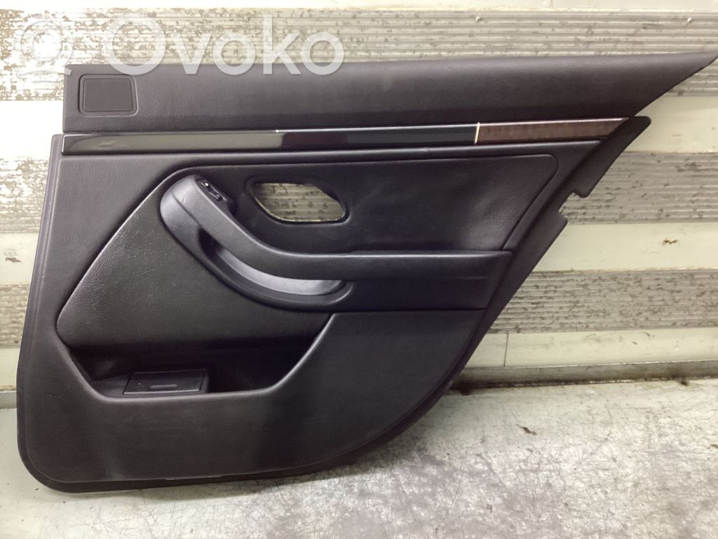 BMW 5 E39 Apšuvums aizmugurējām durvīm 
