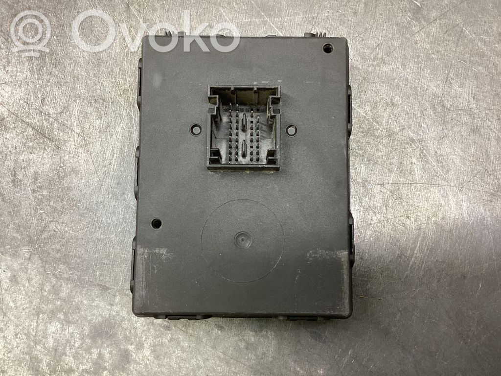 Volkswagen PASSAT B8 Centralina/modulo keyless go 
