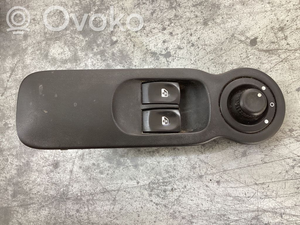 Renault Modus Electric window control switch 