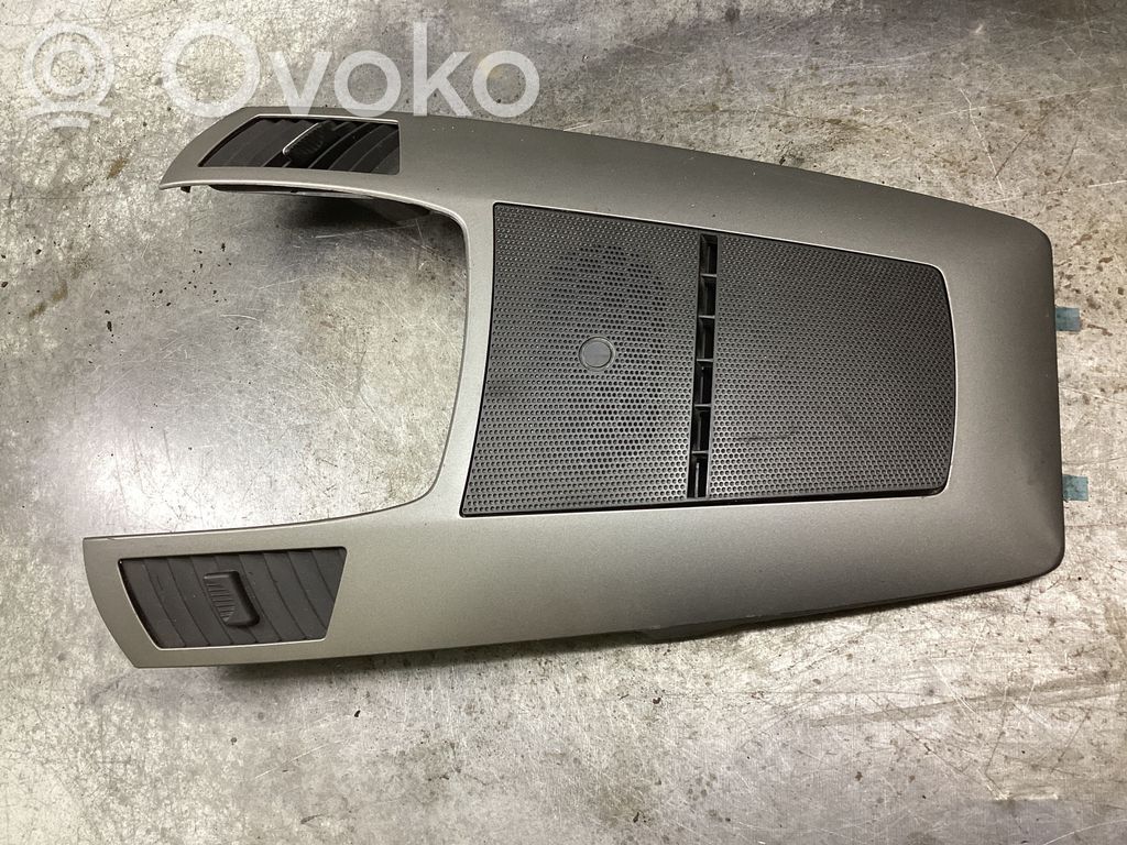 Opel Zafira B Dysze / Kratki środkowego nawiewu deski rozdzielczej 