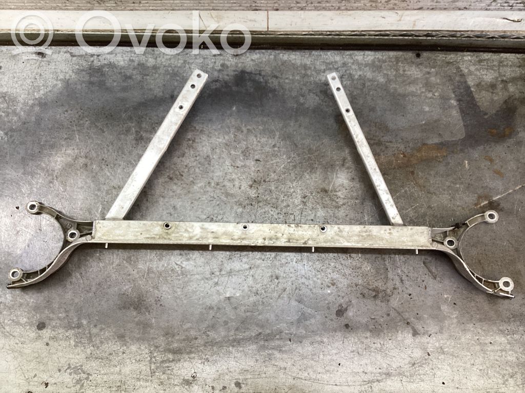 Priekinis traversas   4E1805253