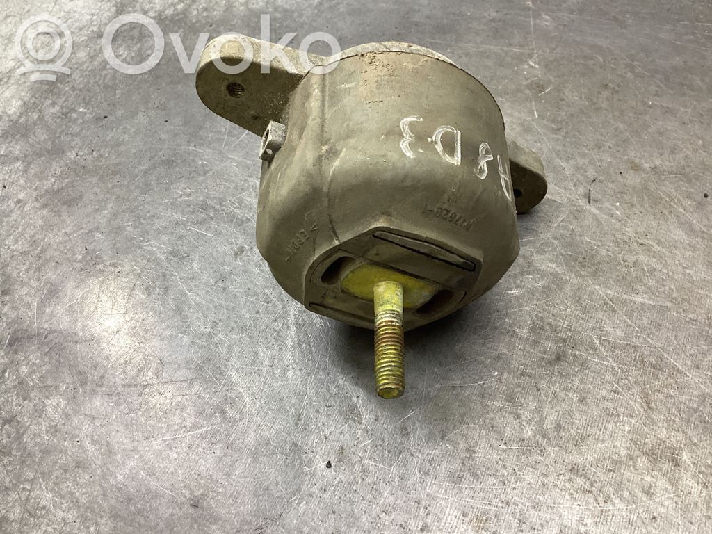 Audi A8 S8 D3 4E Engine mount bracket 