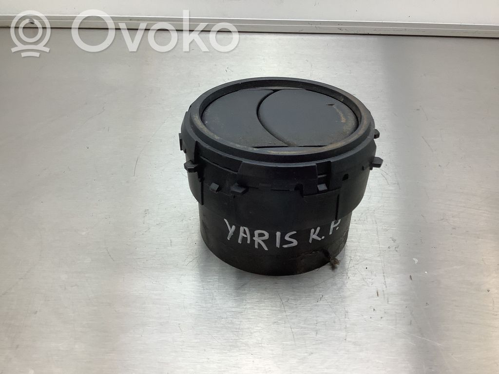 Toyota Yaris Боковая воздушная решётка 