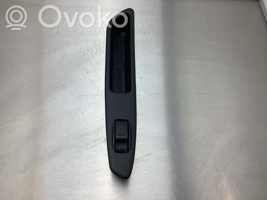 Subaru Forester SG Electric window control switch 