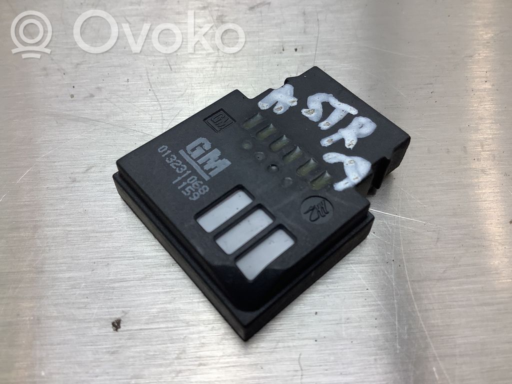 Interior temperature sensor   013231068,1159