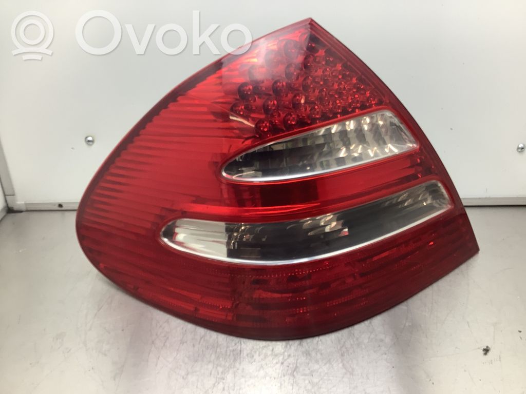 Mercedes-Benz E W211 Lampă spate în caroserie 