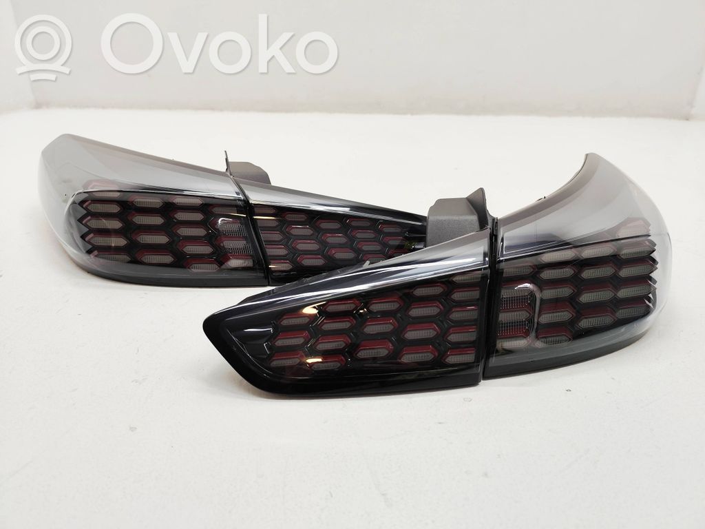 Rear/tail lights   92402J7800,0R80RR02,R0090R80000406