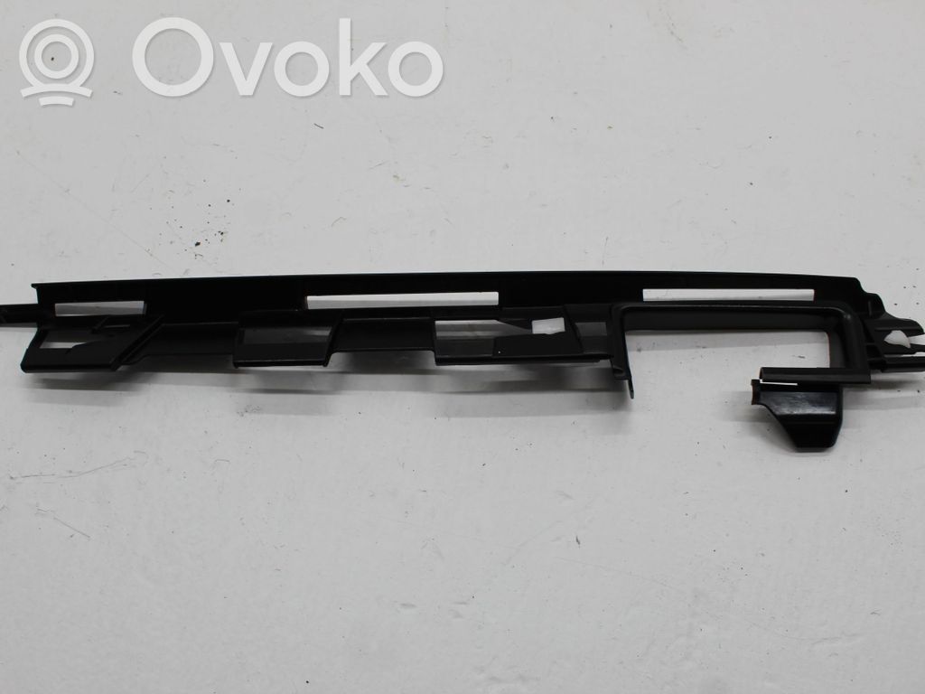 Volkswagen PASSAT B7 Soporte de montaje del parachoques trasero 