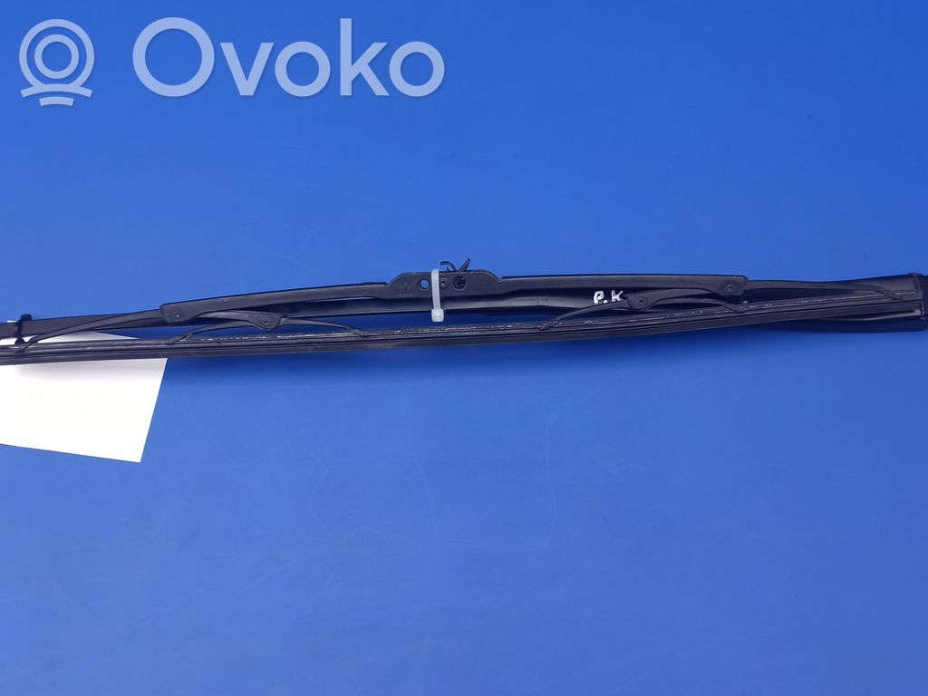 Front wiper blade arm