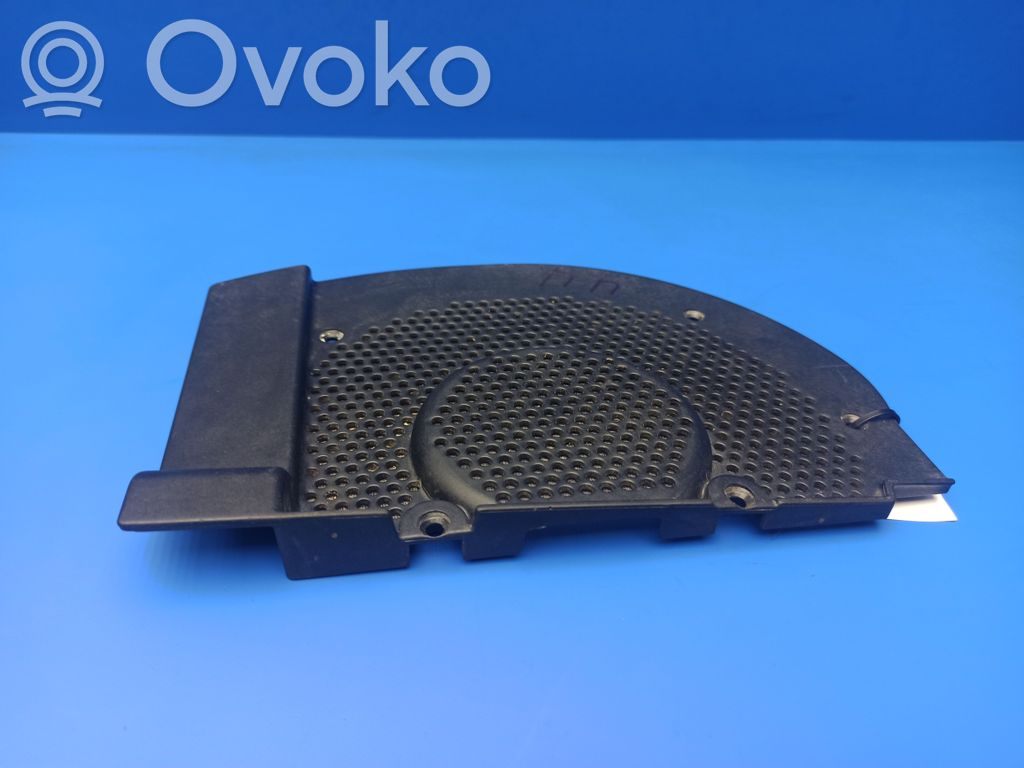 BMW 7 E65 E66 Subwoofera reste/apdare 