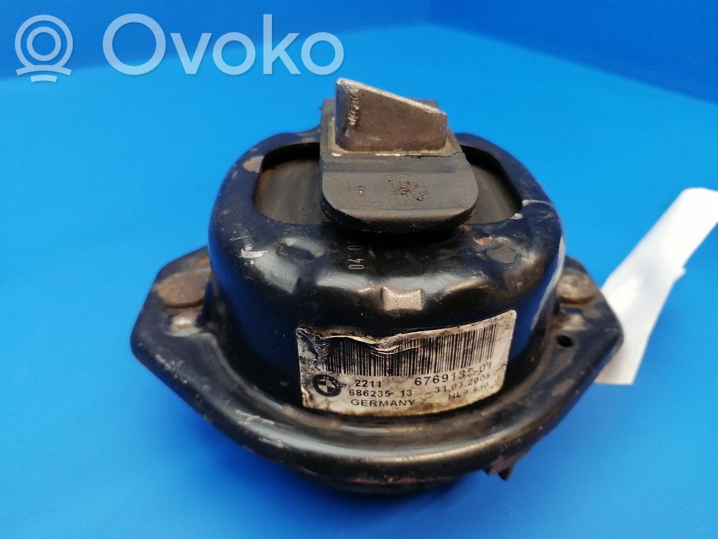 BMW 7 E65 E66 Engine mount bracket 