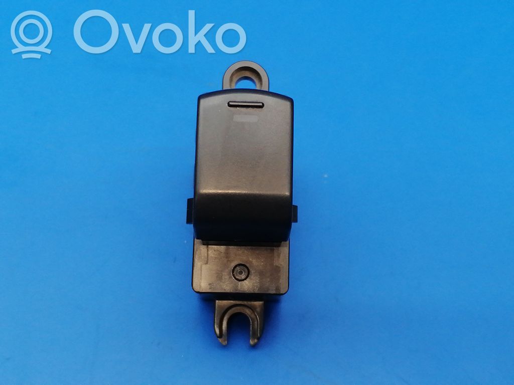 Nissan Note (E11) Elektrisko logu slēdzis 