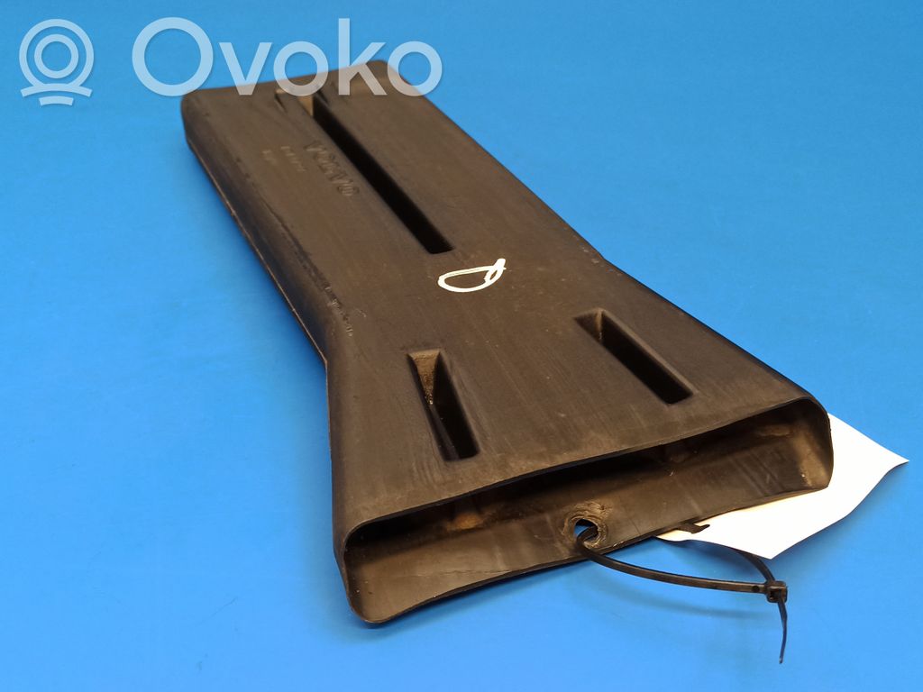 Volvo 240 Cabin air duct channel 