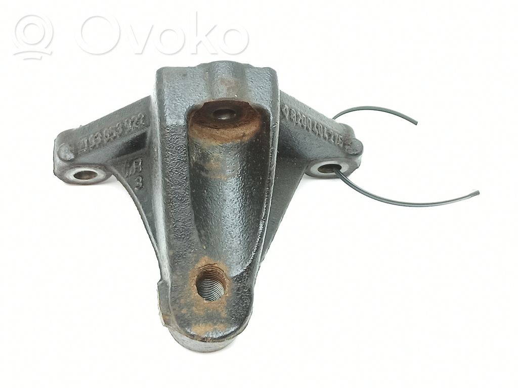 Engine mounting bracket   8200404276,N20LF1