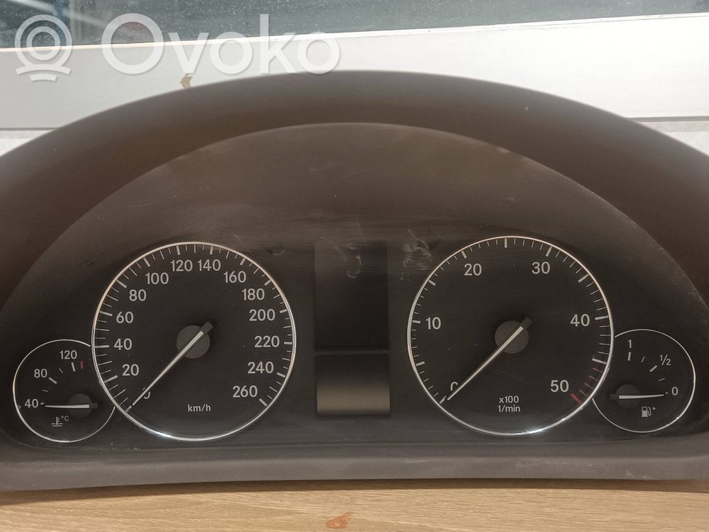 Mercedes-Benz C W203 Licznik / Prędkościomierz 