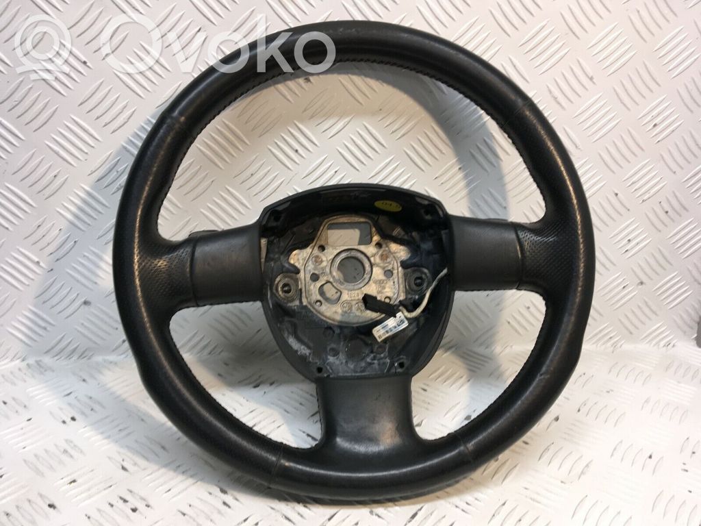 Audi A4 S4 B7 8E 8H Ohjauspyörä 