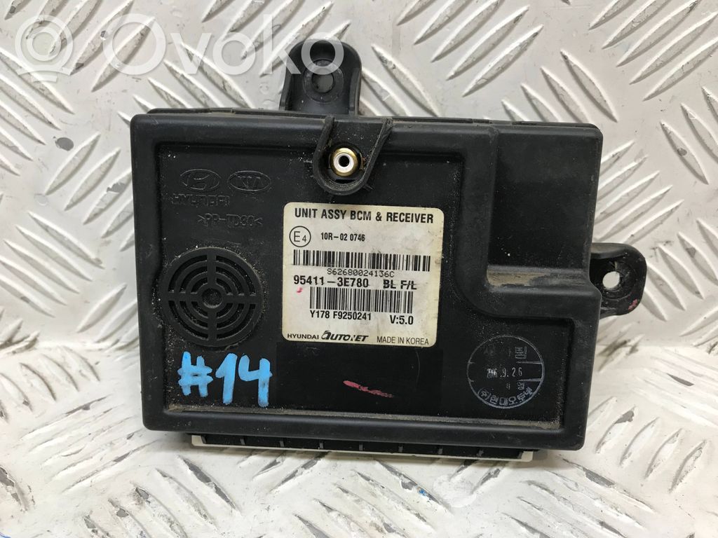 KIA Sorento Unidad de control/módulo del bloqueo de puertas 