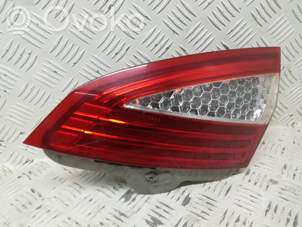 Ford Mondeo MK IV Takaluukun takavalot 