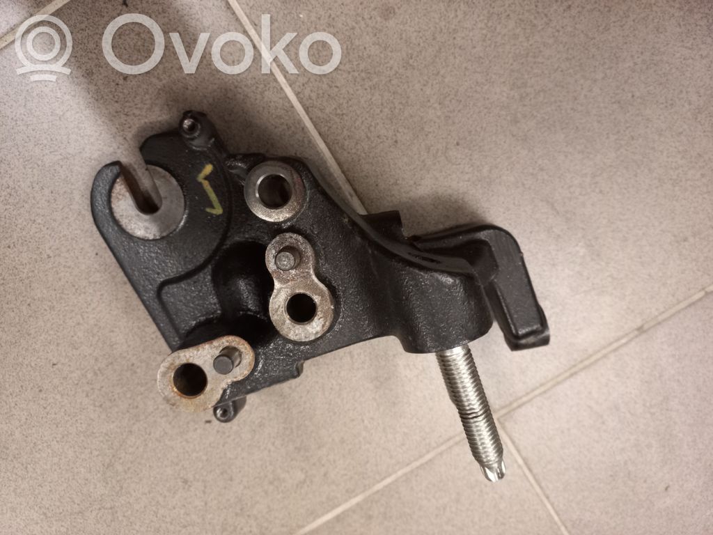 Engine mounting bracket   DS7Q6030BD,5007