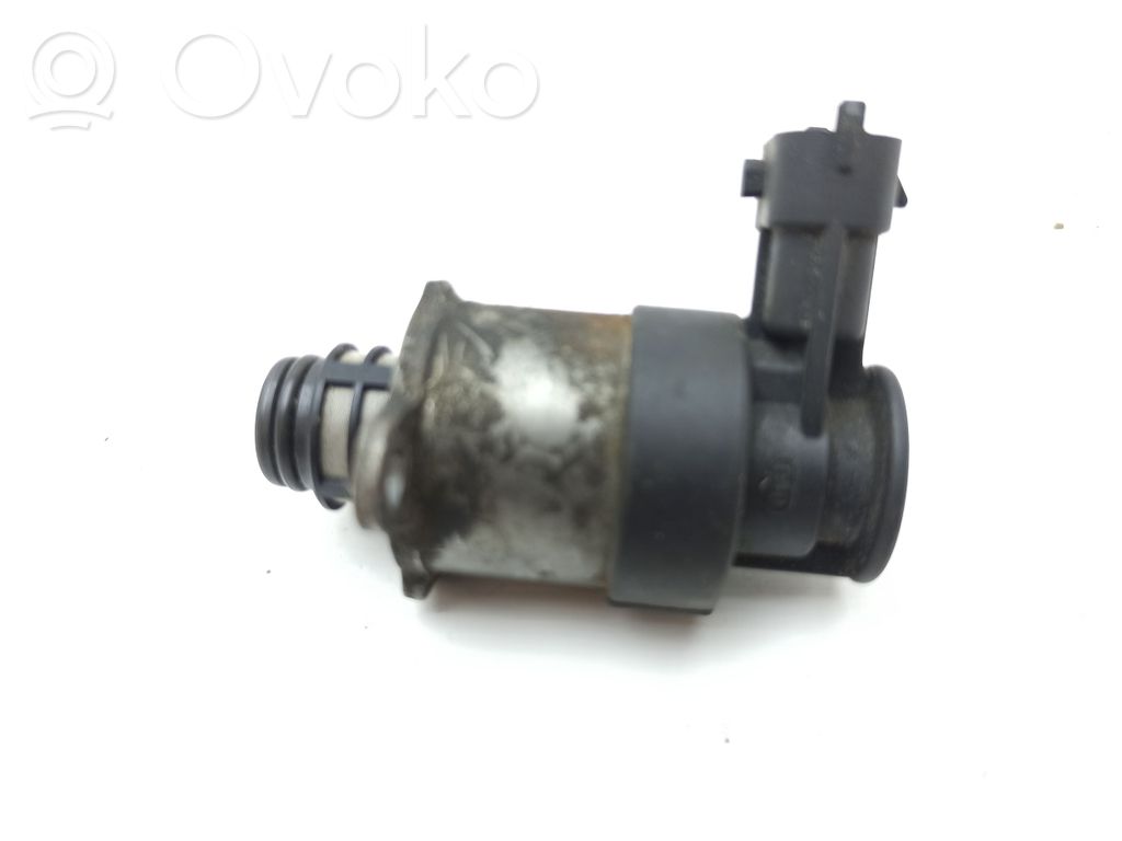 Iveco Daily 35.8 - 9 Fuel pressure sensor 