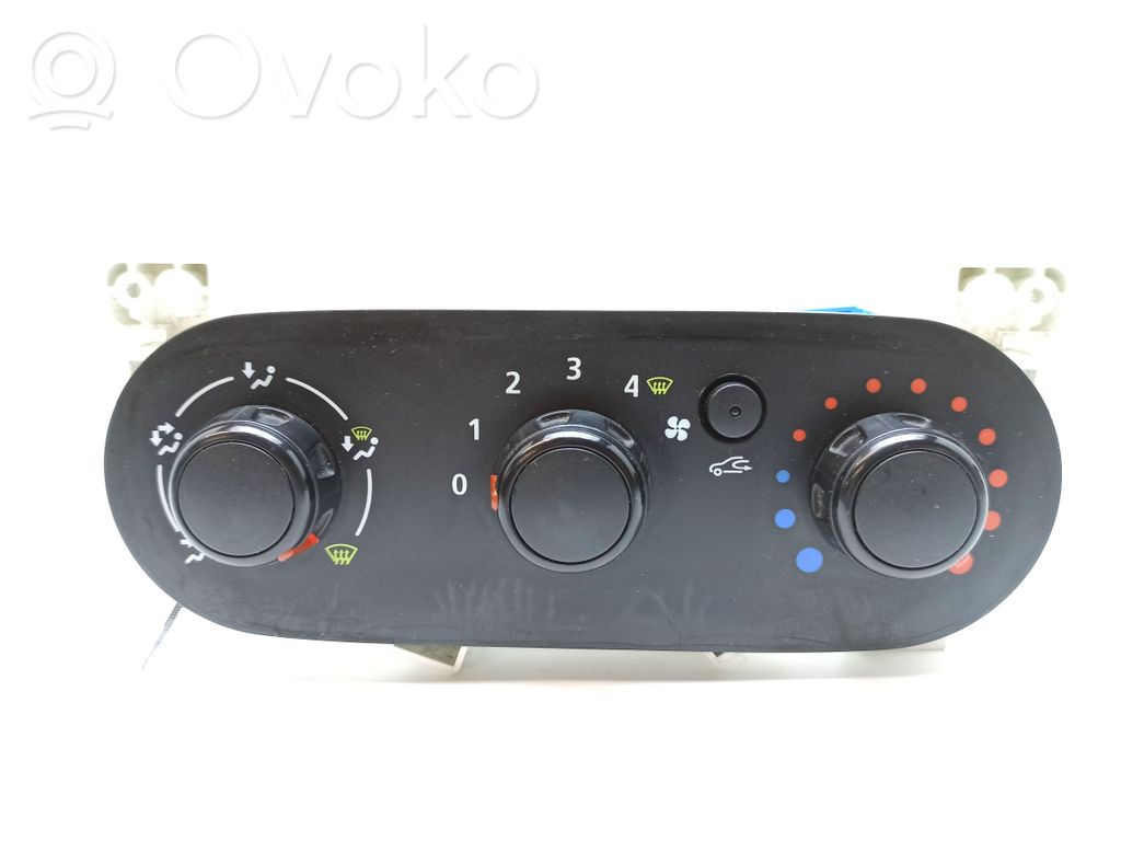Opel Vivaro Air conditioning/heating control unit 