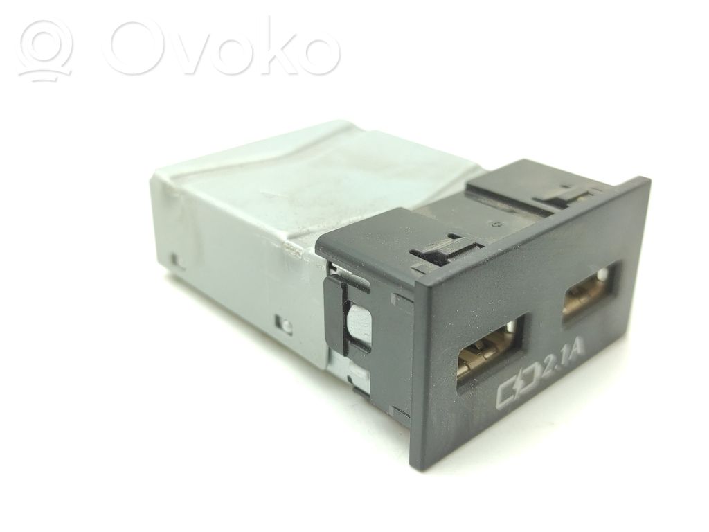 Lexus RX 450H USB socket connector 