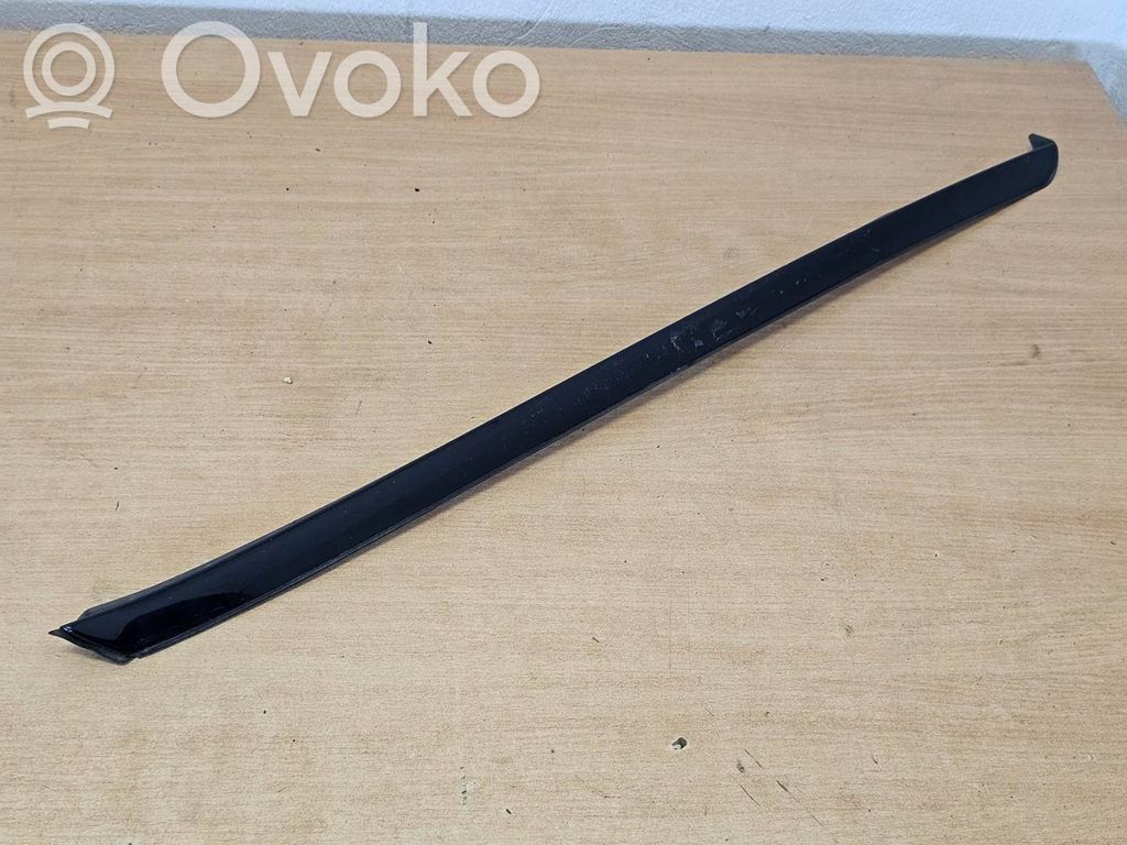 Windshield trim   31297722