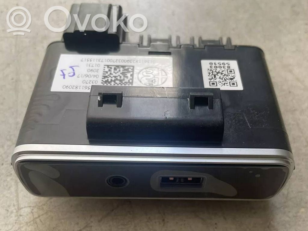 Alfa Romeo Giulia Enchufe conector USB 