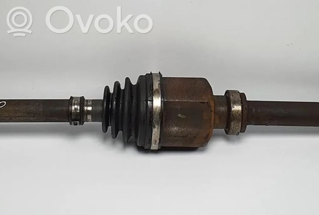 Etuvetoakseli